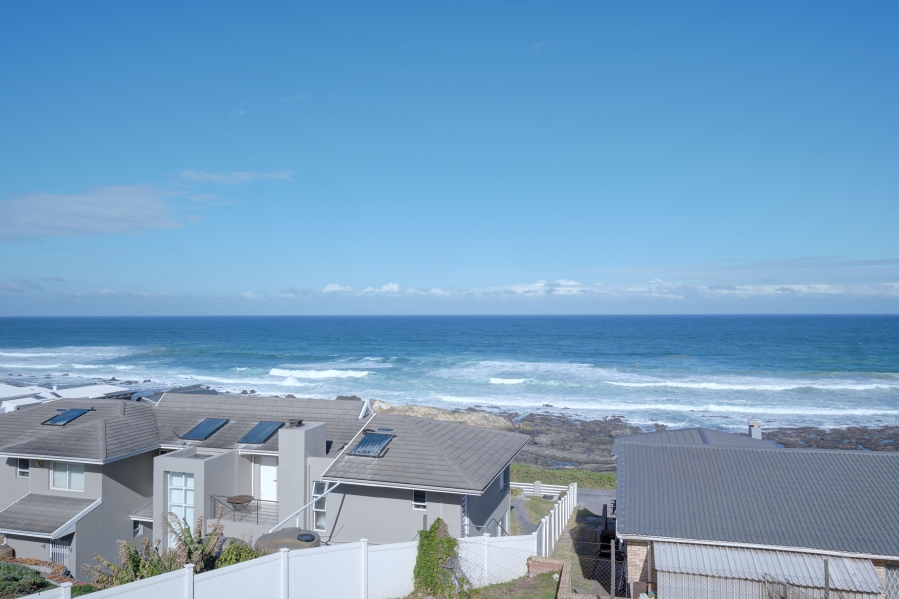 4 Bedroom Property for Sale in Seaview Eastern Cape